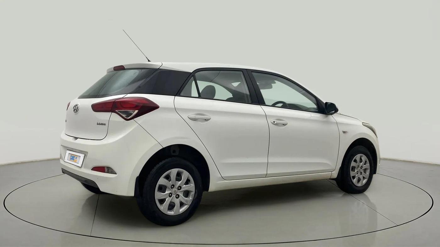 2016 Hyundai Elite i20 MAGNA 1.4 AT, Petrol, Automatic, 60,060 km, Right Back Diagonal