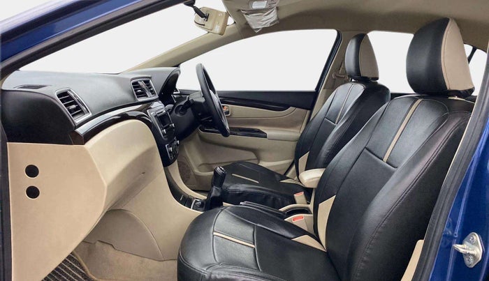 2018 Maruti Ciaz DELTA 1.4 MT PETROL, Petrol, Manual, 33,254 km, Right Side Front Door Cabin