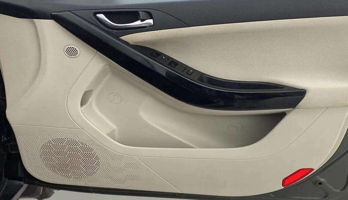 2020 Tata NEXON XZ PETROL, Petrol, Manual, 52,936 km, Driver Side Door Panels Control