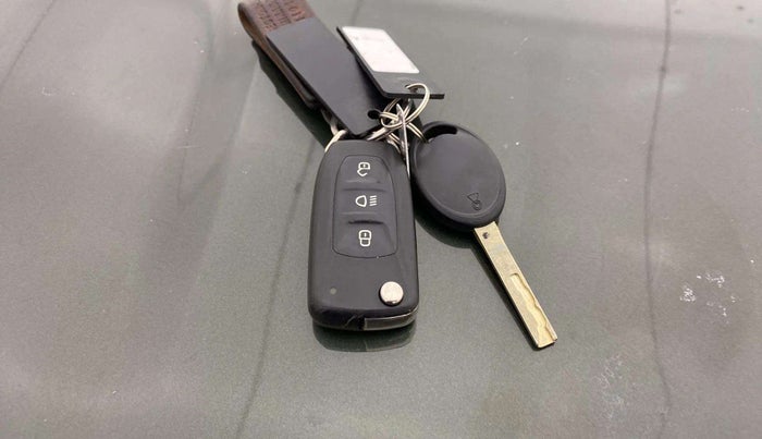 2020 Tata NEXON XZ PETROL, Petrol, Manual, 52,936 km, Key Close Up