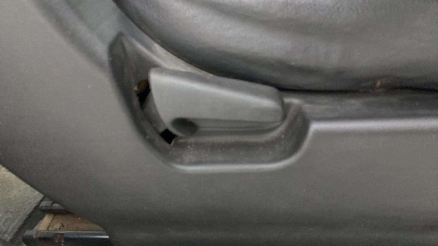2015 Maruti Wagon R 1.0 LXI, Petrol, Manual, 58,675 km, Driver Side Adjustment Panel