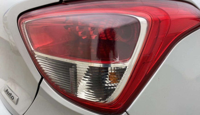 2017 Hyundai Grand i10 MAGNA AT 1.2 KAPPA VTVT, Petrol, Automatic, 34,149 km, Right tail light - Minor damage