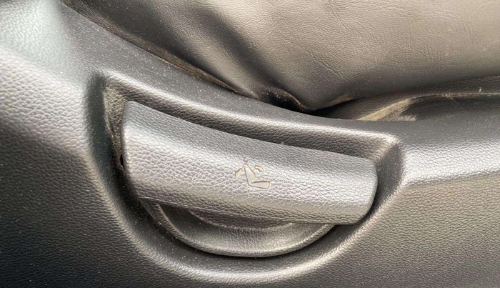 2014 Hyundai Xcent S (O) 1.2, Petrol, Manual, 38,863 km, Driver Side Adjustment Panel