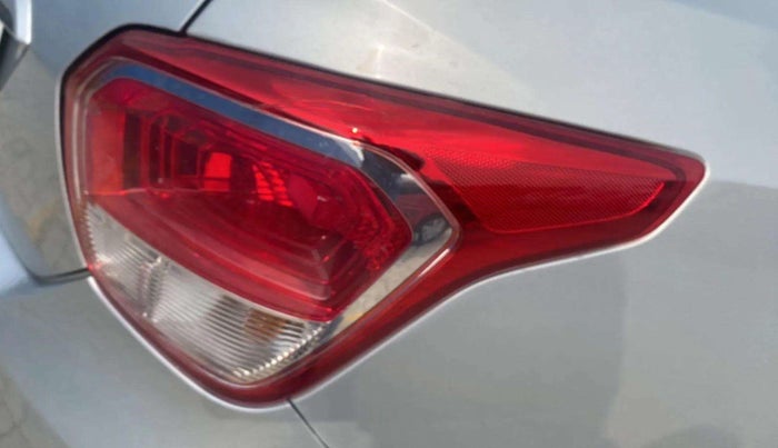 2014 Hyundai Xcent S (O) 1.2, Petrol, Manual, 38,863 km, Right tail light - Minor damage