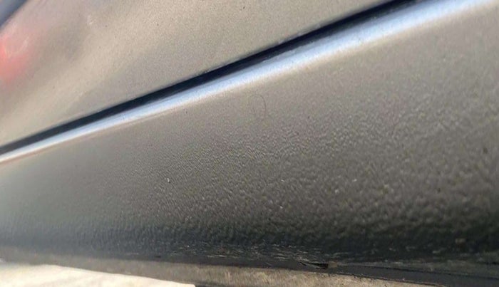 2020 Maruti Dzire VXI, Petrol, Manual, 47,979 km, Right running board - Minor scratches