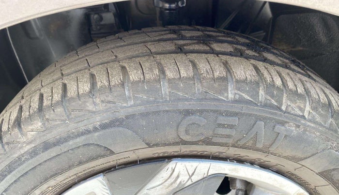 2021 Datsun Redi Go A, Petrol, Manual, 32,922 km, Left front tyre - Minor crack