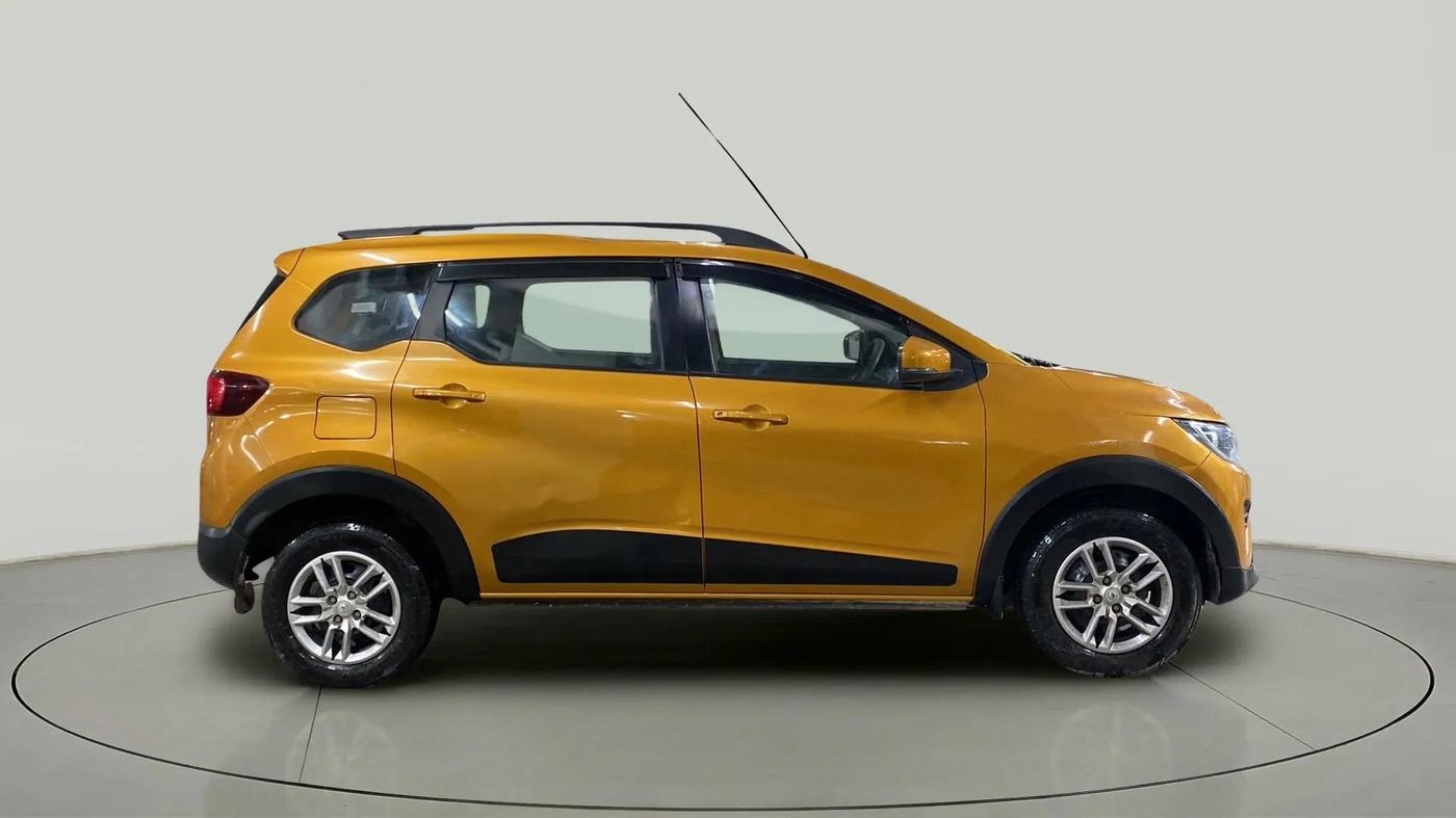 2021 Renault TRIBER RXT, Petrol, Manual, 5,273 km, Right Side View