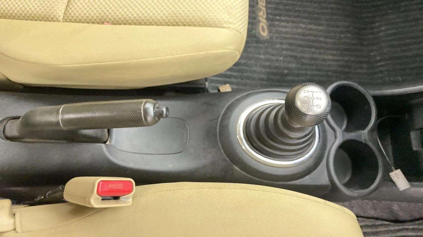 2014 Honda Brio S MT, Petrol, Manual, 66,888 km, Gear Lever