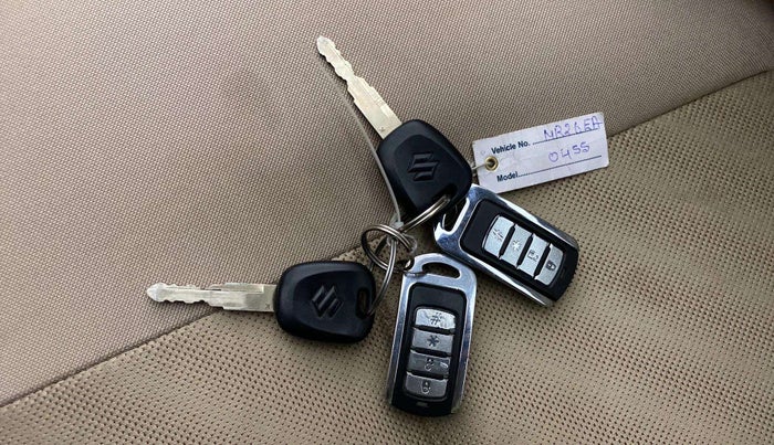 2019 Maruti Dzire LXI, Petrol, Manual, 17,056 km, Key Close Up