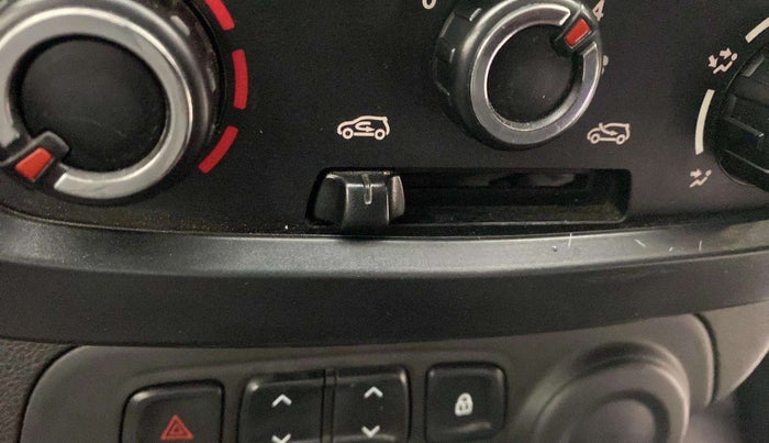 2017 Renault Kwid RXT 1.0, Petrol, Manual, 50,703 km, Dashboard - Air Re-circulation knob is not working