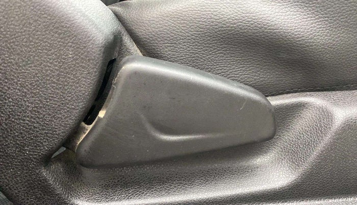 2017 Renault Kwid RXT 1.0, Petrol, Manual, 50,703 km, Driver Side Adjustment Panel