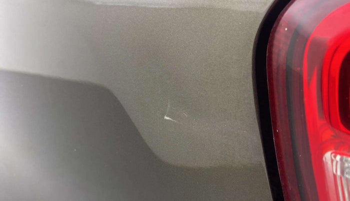 2017 Renault Kwid RXT 1.0, Petrol, Manual, 50,703 km, Dicky (Boot door) - Slightly dented