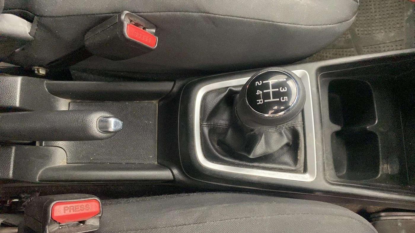 2018 Maruti Swift VXI, Petrol, Manual, 99,542 km, Gear Lever