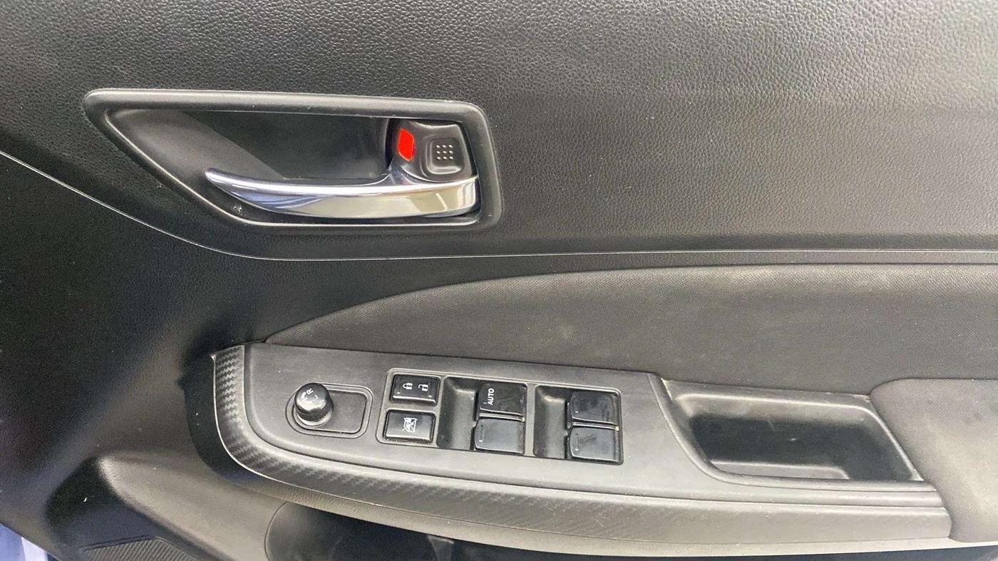 2018 Maruti Swift VXI, Petrol, Manual, 99,542 km, Driver Side Door Panels Control