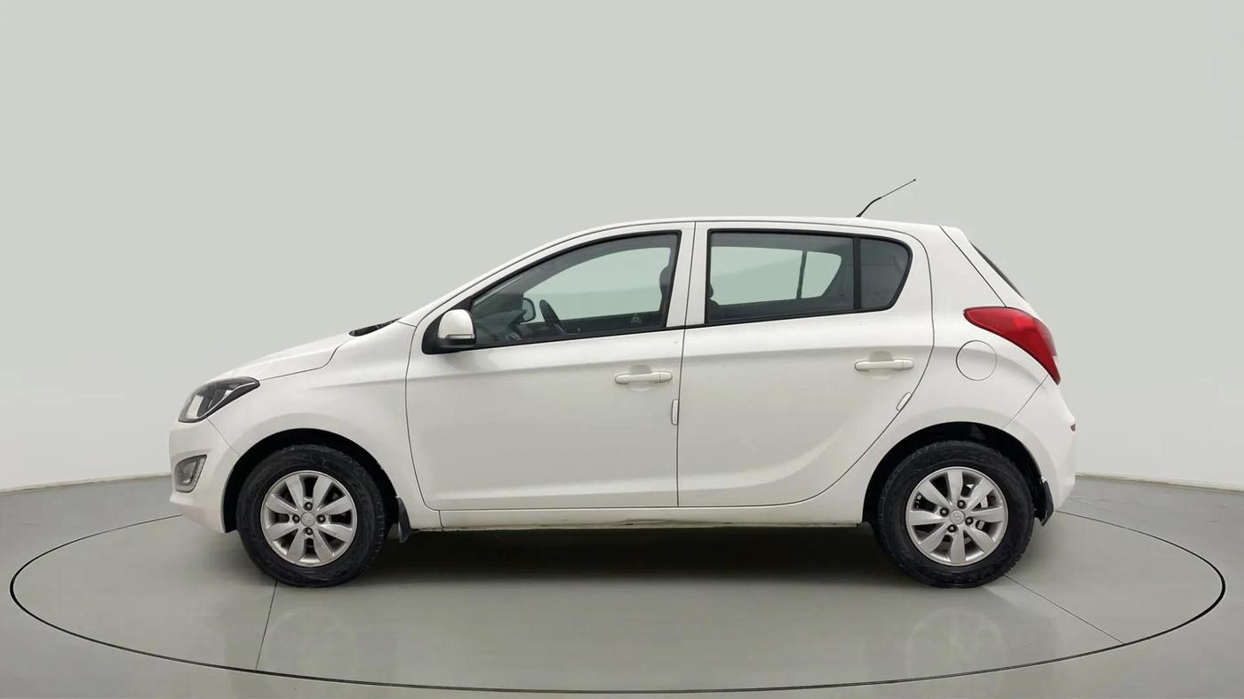 2014 Hyundai i20 SPORTZ 1.2, Petrol, Manual, 53,022 km, Left Side