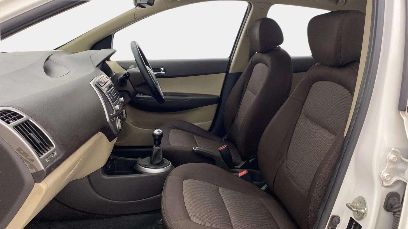 2014 Hyundai i20 SPORTZ 1.2, Petrol, Manual, 53,022 km, Right Side Front Door Cabin