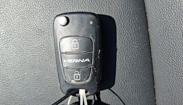 2013 Hyundai Verna FLUIDIC 1.6 VTVT SX, Petrol, Manual, 70,573 km, Key Close Up