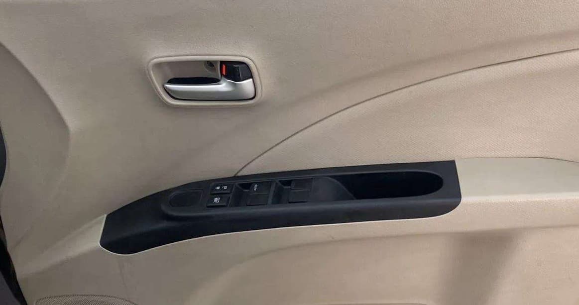 2019 Maruti Celerio VXI (O), Petrol, Manual, 31,230 km, Driver Side Door Panels Control
