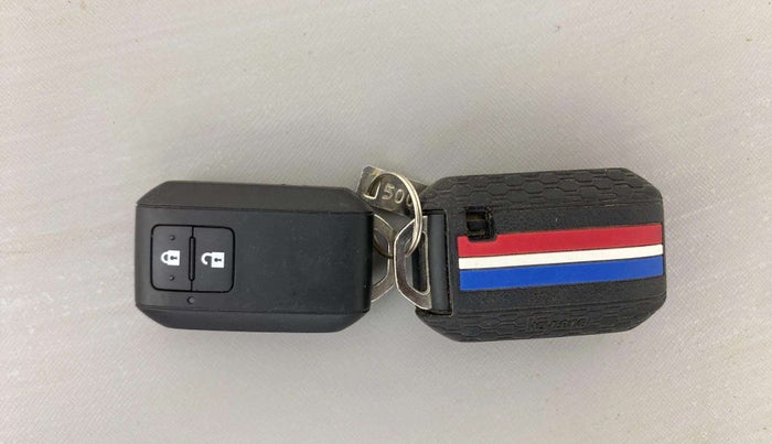 2019 Maruti Baleno ZETA PETROL 1.2, Petrol, Manual, 36,358 km, Key Close Up