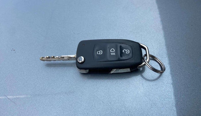 2018 Tata Tiago XT PETROL, Petrol, Manual, 60,181 km, Key Close Up