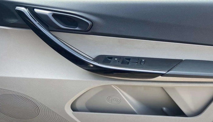 2018 Tata Tiago XT PETROL, Petrol, Manual, 60,181 km, Driver Side Door Panels Control