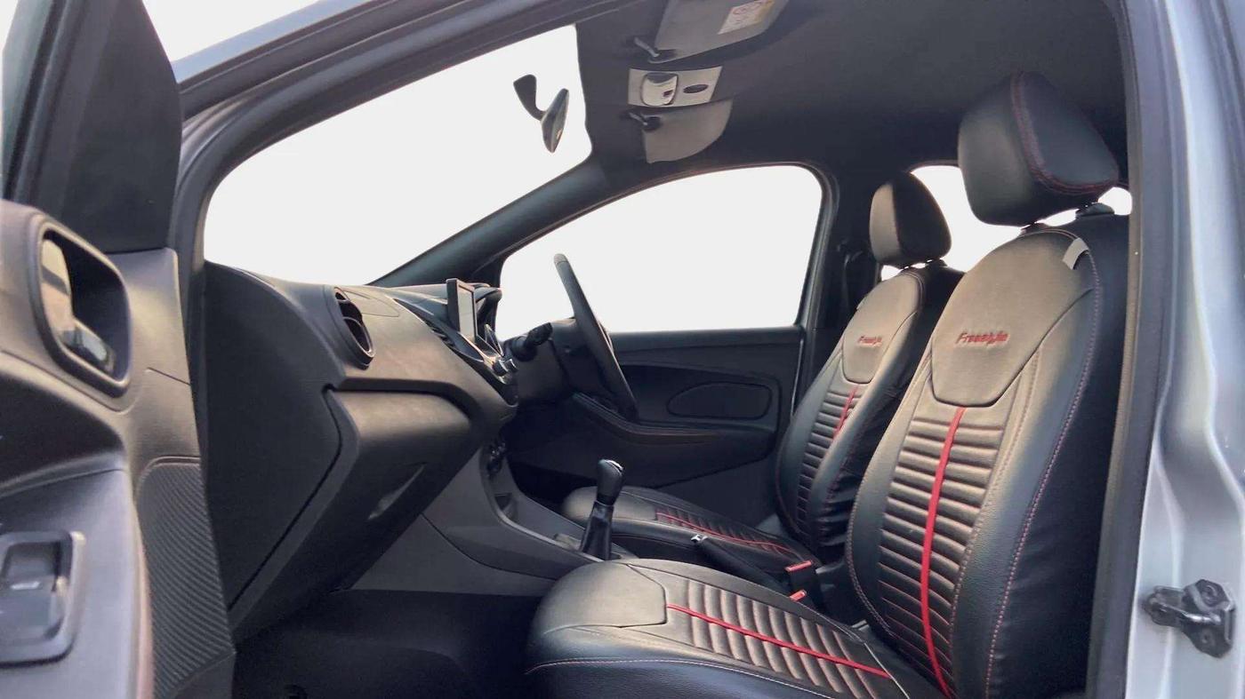 2021 Ford FREESTYLE TITANIUM 1.2 PETROL, Petrol, Manual, 40,145 km, Right Side Front Door Cabin