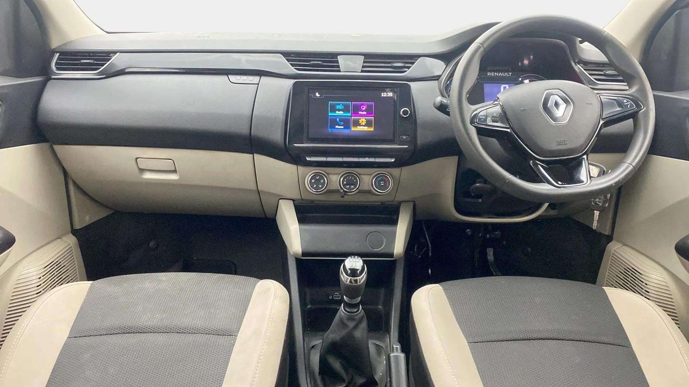 2022 Renault TRIBER RXT, Petrol, Manual, 51,465 km, Dashboard
