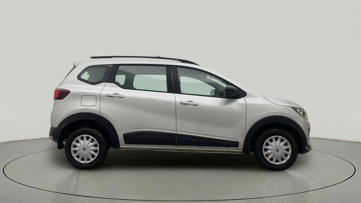 2022 Renault TRIBER RXT, Petrol, Manual, 51,465 km, Right Side View