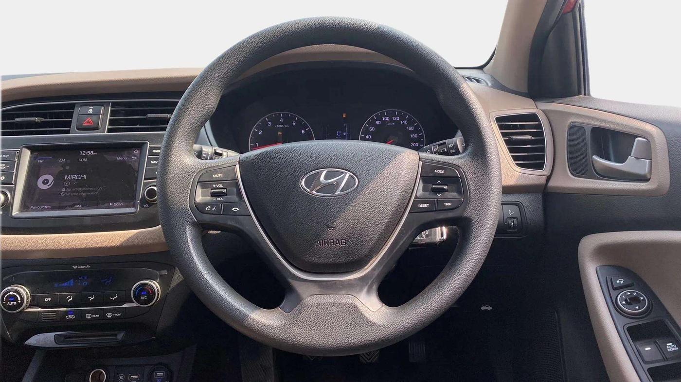 2018 Hyundai Elite i20 ASTA 1.2, Petrol, Manual, 59,303 km, Steering Wheel Close Up