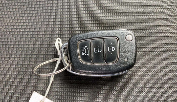 2021 Hyundai VENUE S 1.2, Petrol, Manual, 35,442 km, Key Close Up