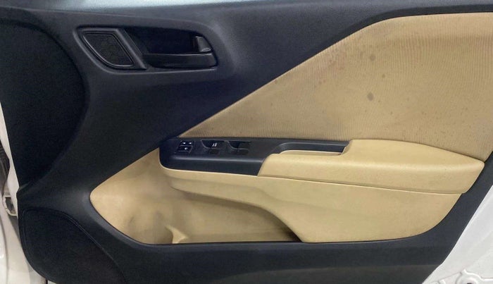 2016 Honda City 1.5L I-VTEC SV, Petrol, Manual, 1,04,133 km, Driver Side Door Panels Control