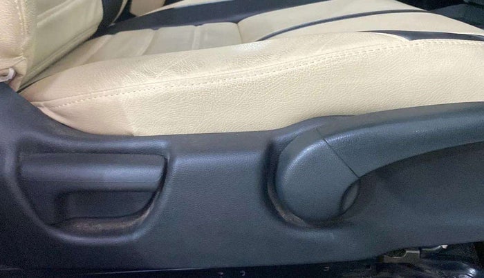 2016 Honda City 1.5L I-VTEC SV, Petrol, Manual, 1,04,133 km, Driver Side Adjustment Panel
