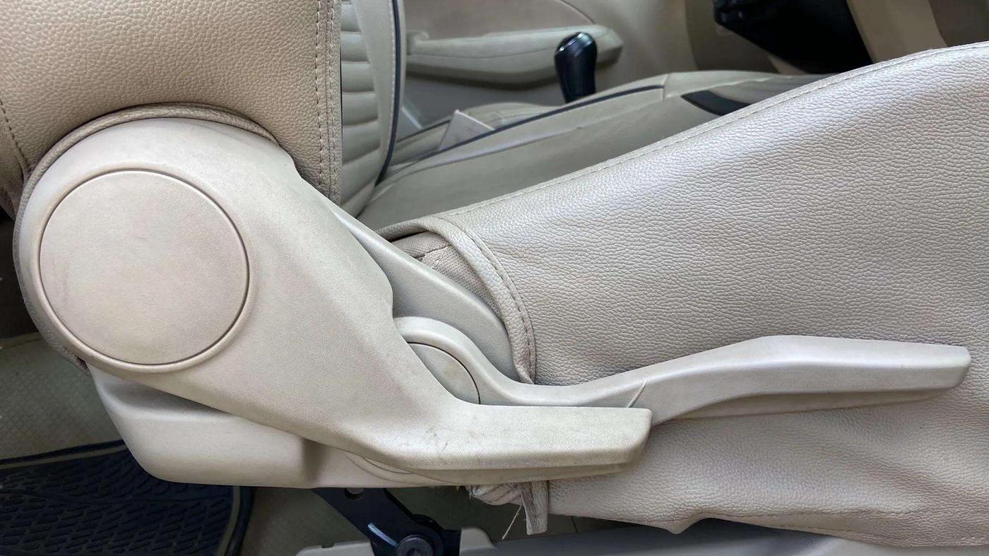 2021 Maruti Dzire VXI, Petrol, Manual, 63,499 km, Driver Side Adjustment Panel