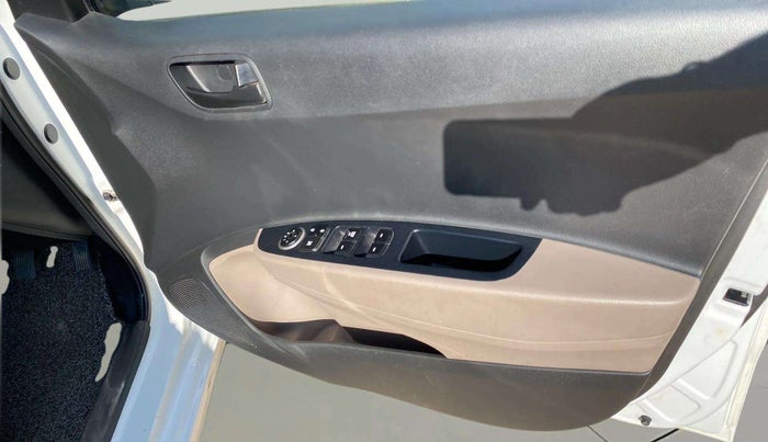 2019 Hyundai Grand i10 MAGNA 1.2 KAPPA VTVT, Petrol, Manual, 62,439 km, Driver Side Door Panels Control