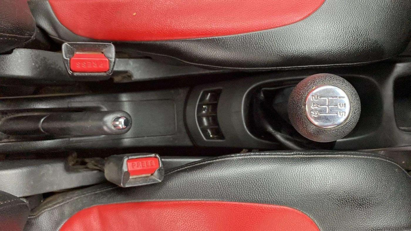 2015 Maruti Wagon R 1.0 VXI, Petrol, Manual, 86,547 km, Gear Lever