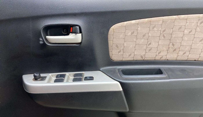 2015 Maruti Wagon R 1.0 VXI, Petrol, Manual, 86,547 km, Driver Side Door Panels Control