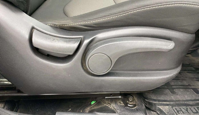 2016 Hyundai Creta S PLUS 1.4 DIESEL, Diesel, Manual, 73,610 km, Driver Side Adjustment Panel