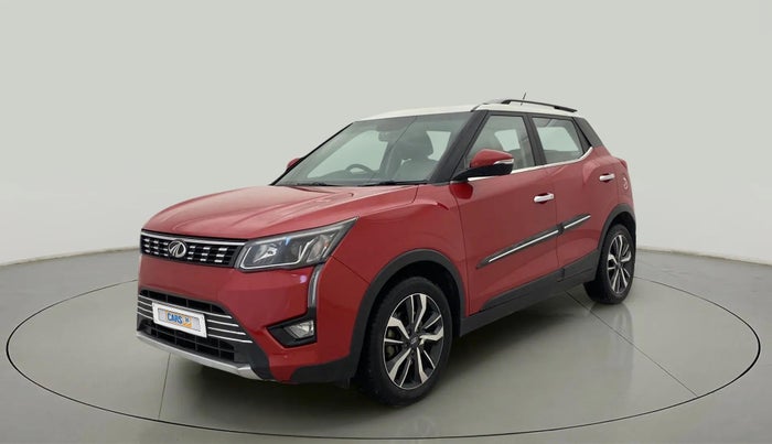 2019 Mahindra XUV300 W8 (O) 1.5 DIESEL, Diesel, Manual, 87,282 km, Left Front Diagonal