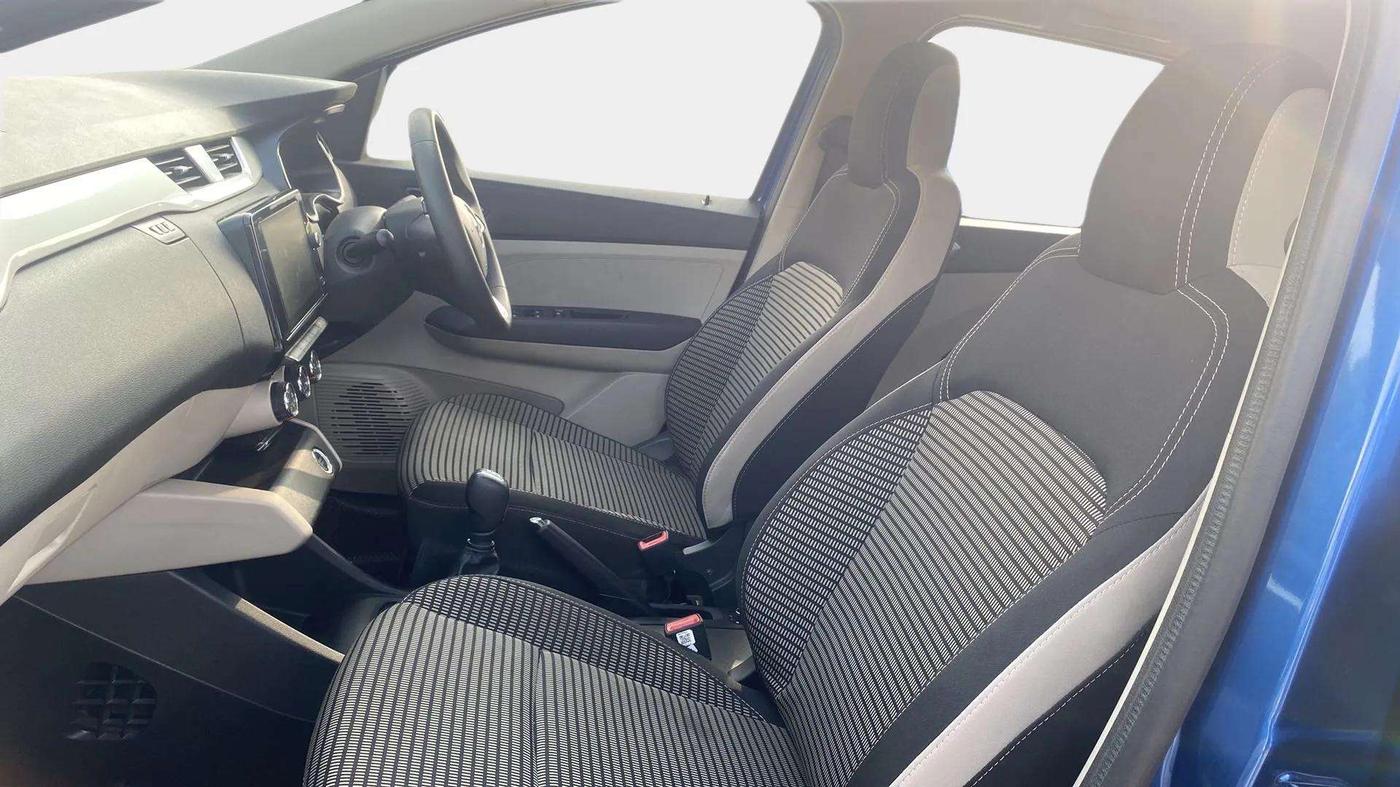 2023 Renault TRIBER RXZ AMT, Petrol, Automatic, 21,770 km, Right Side Front Door Cabin