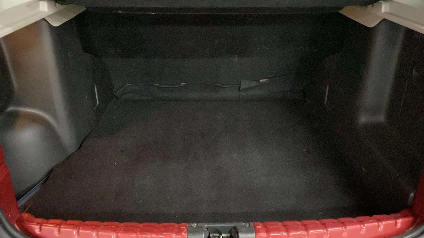 2018 Renault Duster RXS CVT, Petrol, Automatic, 27,203 km, Boot Inside