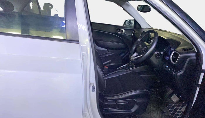 2019 Hyundai VENUE SX PLUS 1.0 TURBO DCT, Petrol, Automatic, 46,513 km, Right Side Front Door Cabin