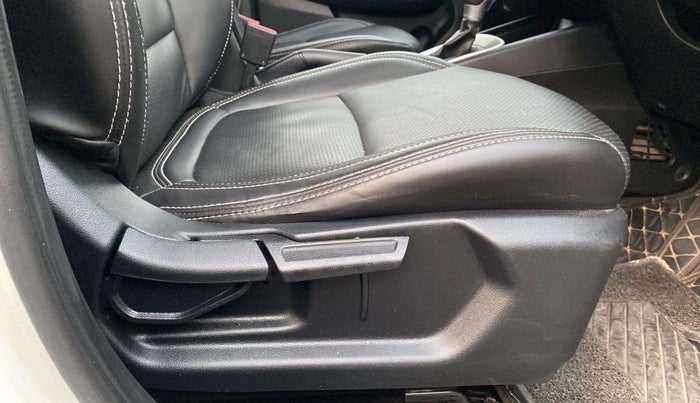 2019 Hyundai VENUE SX PLUS 1.0 TURBO DCT, Petrol, Automatic, 46,513 km, Driver Side Adjustment Panel