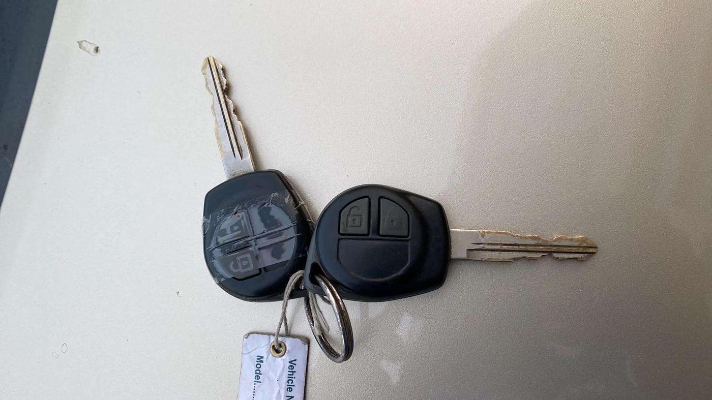 2013 Maruti Swift Dzire VXI, Petrol, Manual, 51,498 km, Key Close Up