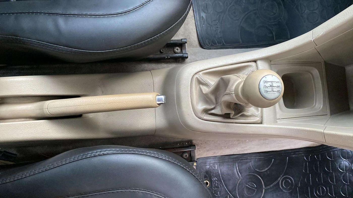 2013 Maruti Swift Dzire VXI, Petrol, Manual, 51,498 km, Gear Lever