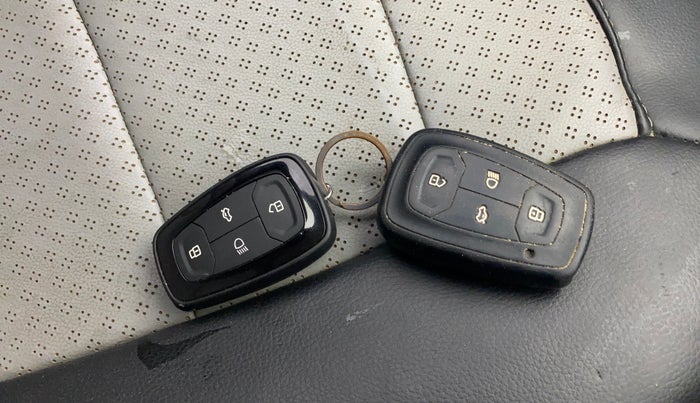 2022 Tata TIAGO NRG XZ AMT, Petrol, Automatic, 66,944 km, Key Close Up