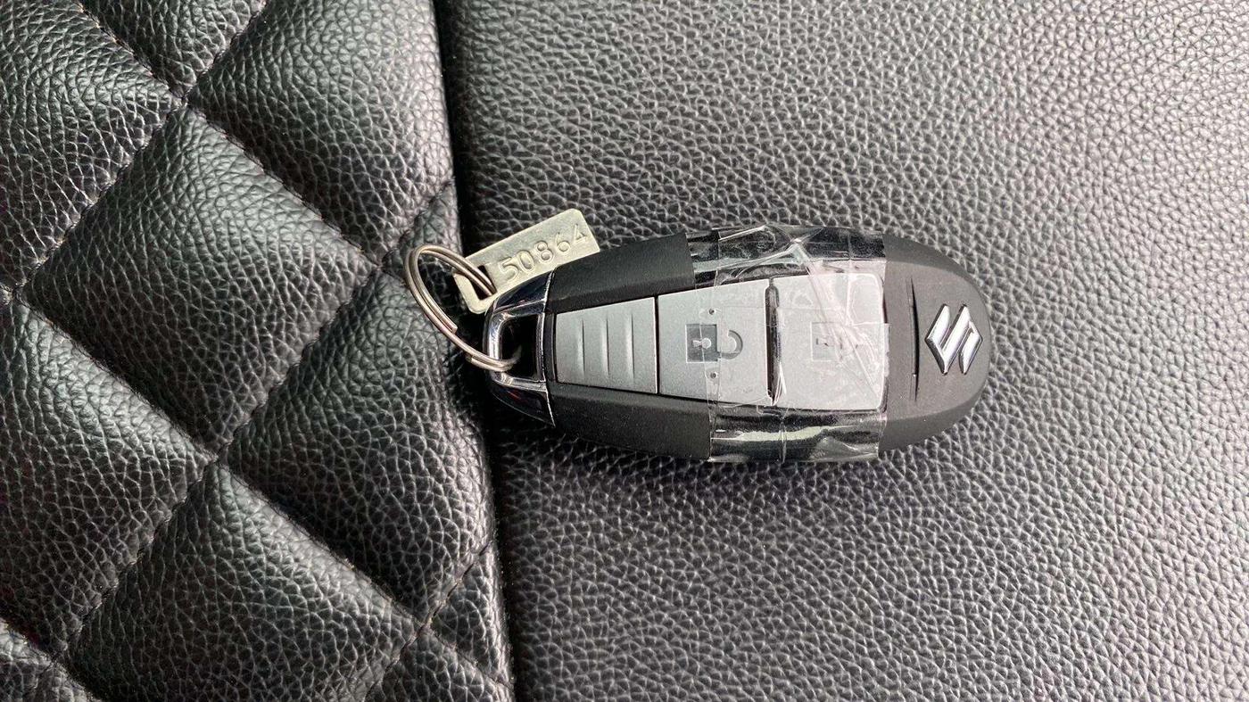 2018 Maruti Baleno ZETA PETROL 1.2, Petrol, Manual, 32,908 km, Key Close Up