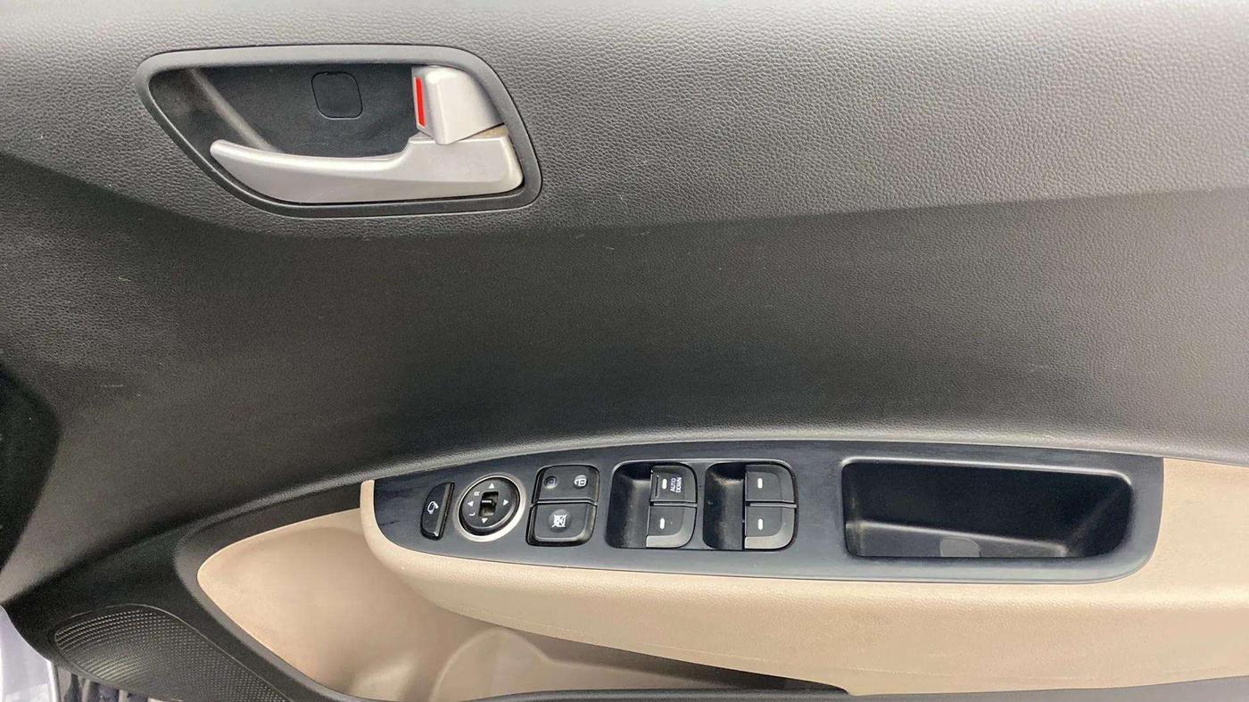 2018 Hyundai Grand i10 SPORTZ (O) AT 1.2 KAPPA VTVT, Petrol, Automatic, 41,977 km, Driver Side Door Panels Control