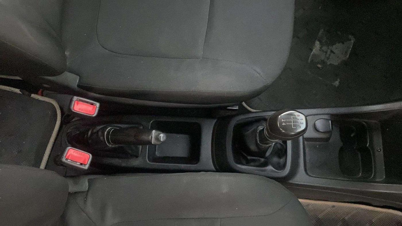 2017 Renault Kwid RXT 0.8, Petrol, Manual, 50,537 km, Gear Lever