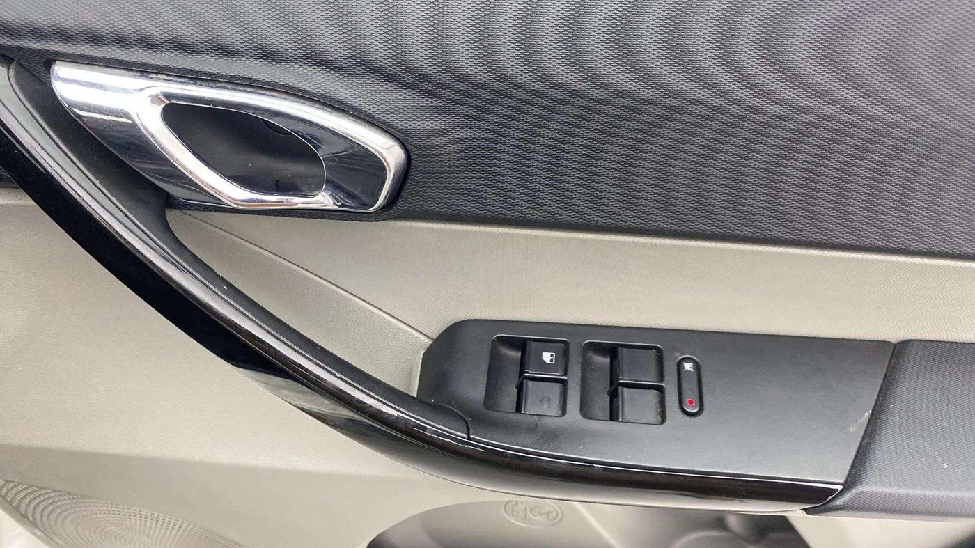 2019 Tata Tiago XZA PLUS PETROL, Petrol, Automatic, 14,600 km, Driver Side Door Panels Control