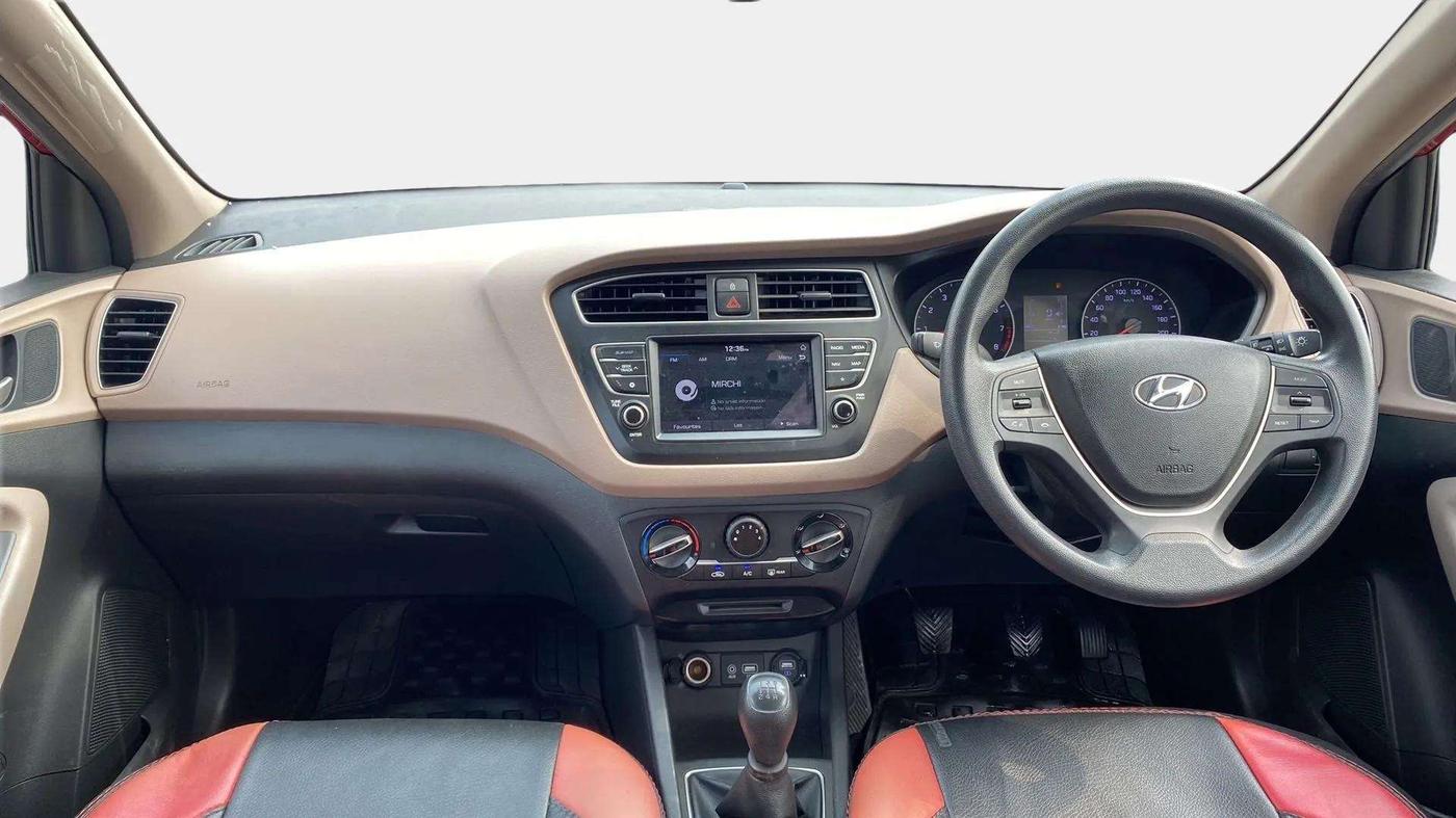 2019 Hyundai Elite i20 SPORTZ PLUS 1.2, Petrol, Manual, 39,593 km, Dashboard